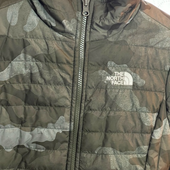The North Face xlg girls size 18 Black and Gray Camouflage Ski Jacket reversible - Picture 3 of 16